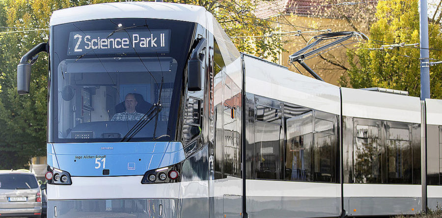 Inbetriebnahme der Straßenbahnlinie 2: Die Uni Ulm ist dabei!